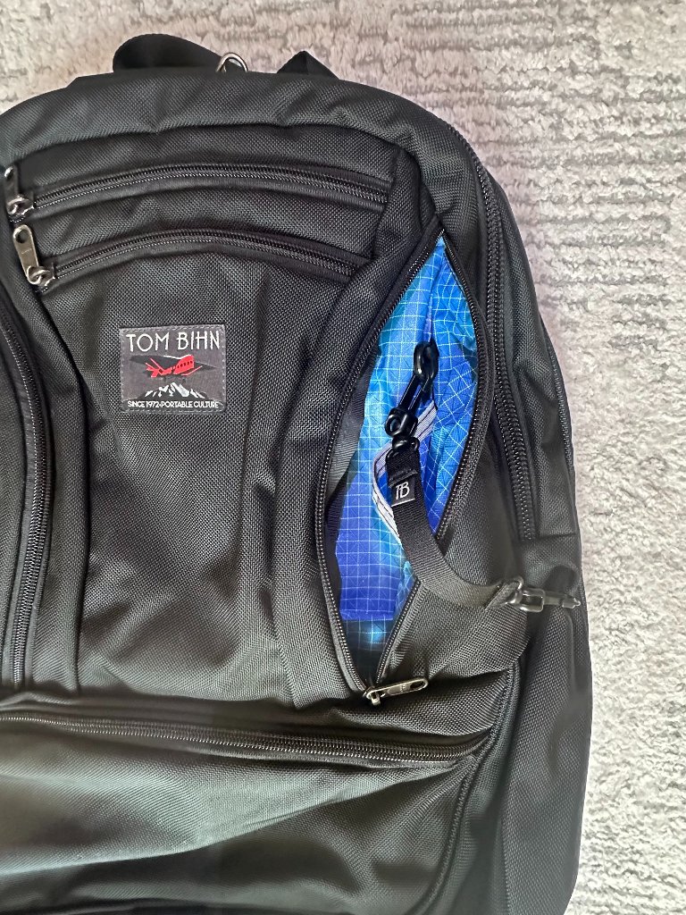 Tom Bihn Synapse 25 Black Ballistic Euc — image 4 of 4